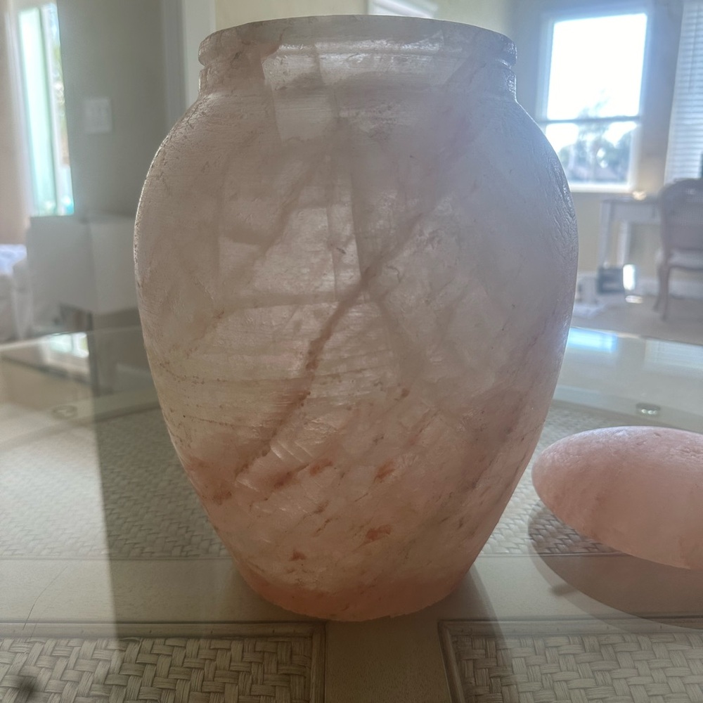 Elegant Himilayian Salt Vase.